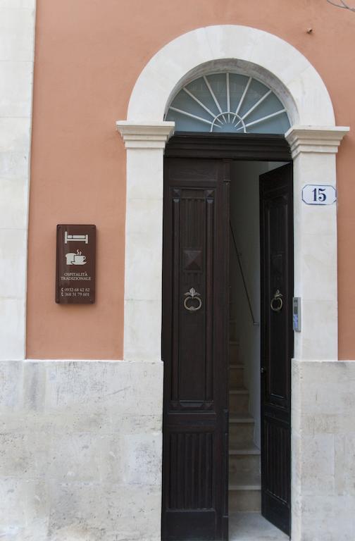 Le Stanze Del Sole Bed & Breakfast Ragusa Exterior photo